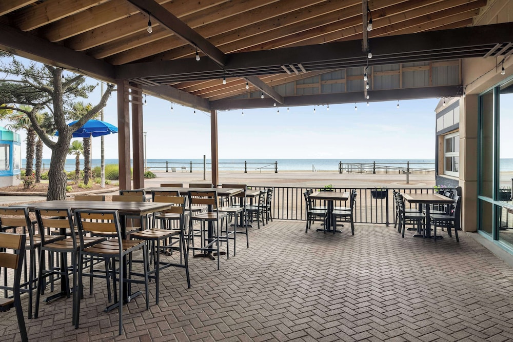 Hampton Inn Virginia Beach Oceanfront South - photo 76