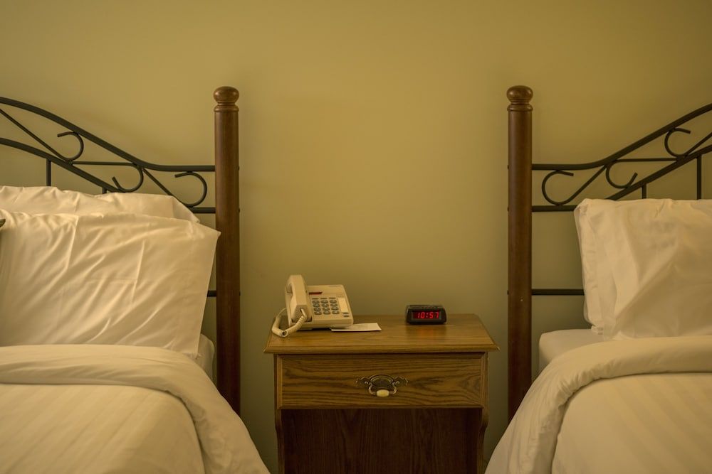 Sugarcreek Village Inn - photo 4