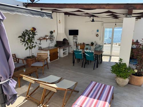 Beach house oasis Villa Livak — 4-Star Luxury Hotel in Kastel Stafilic, Croatia