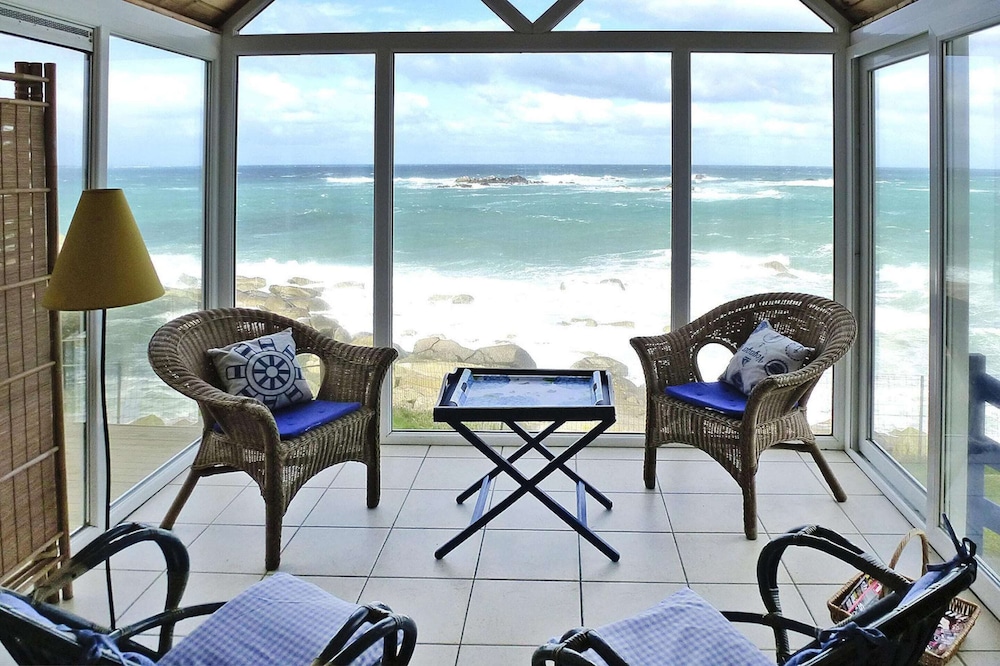 Fisherman's House in Brittany by the Sea — 4-Star Luxury Hotel in Plouescat, France