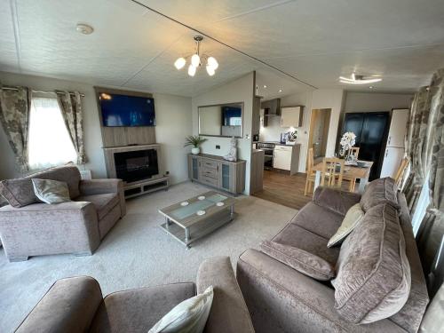 Golden Palm Resort The Cambridge Deluxe Coastal Caravan Breaks in Chapel Saint Leonards, United Kingdom