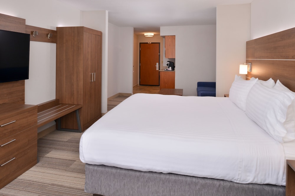 Holiday Inn Express & Suites Parkersburg Mineral Wells by IHG - photo 14