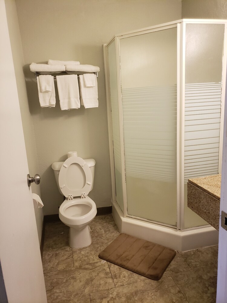 Capital O Hotel Richmond Hill Savannah area I 95 - photo 33