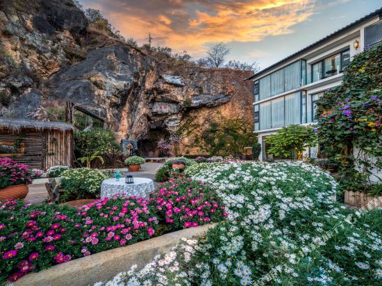 Huaqianxun Lake View Garden Hotel in Dali, People's Republic of China