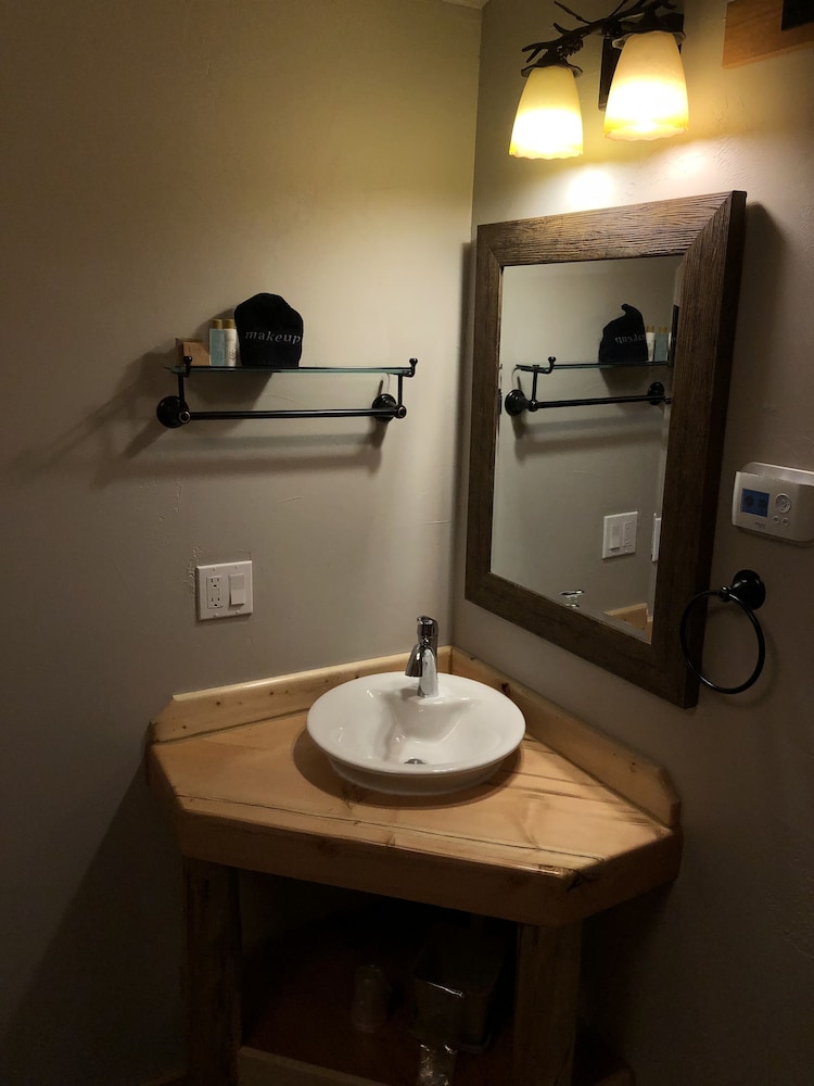 The Historic Madison Hotel Motel - photo 25