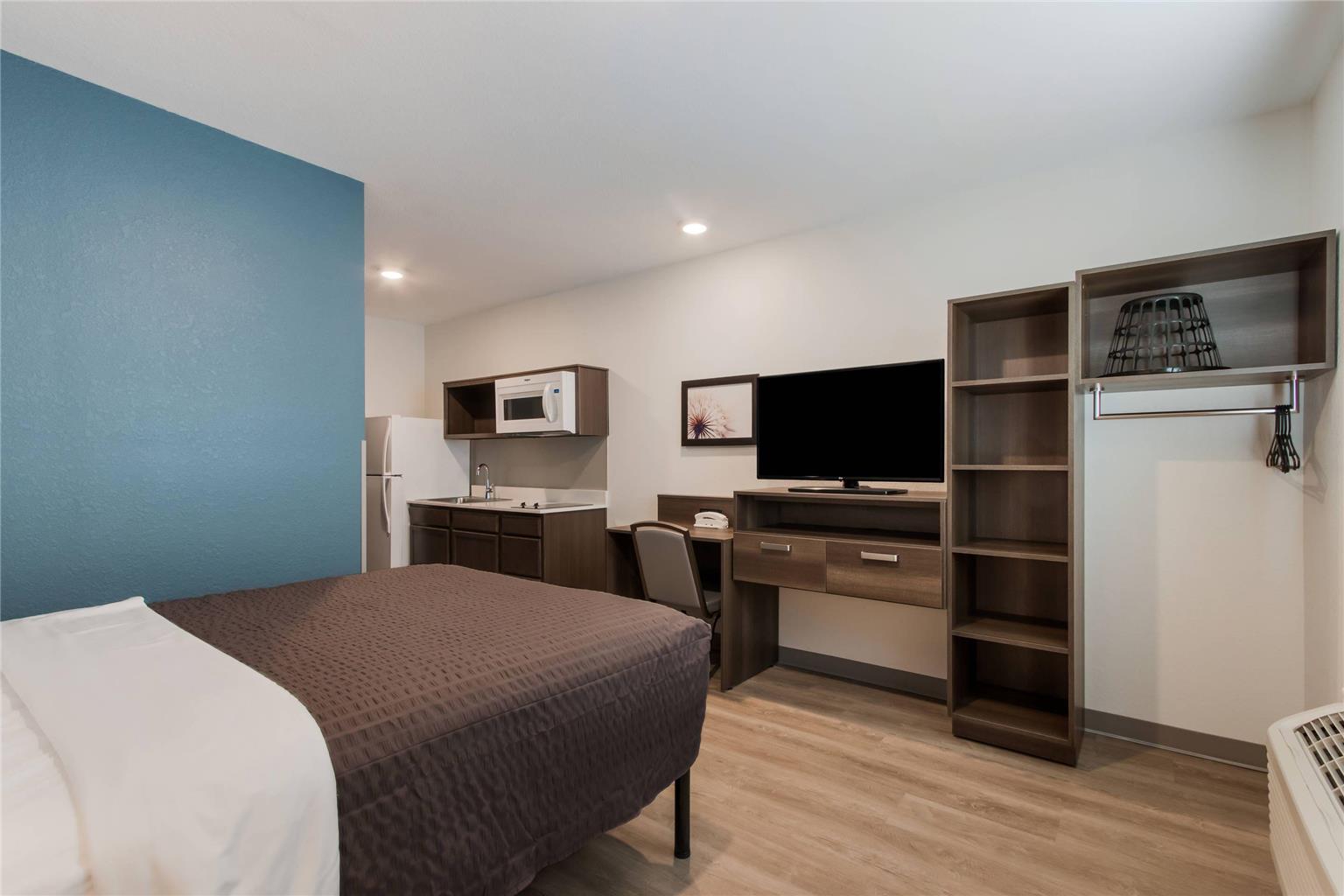 WoodSpring Suites Tamarac - photo 12