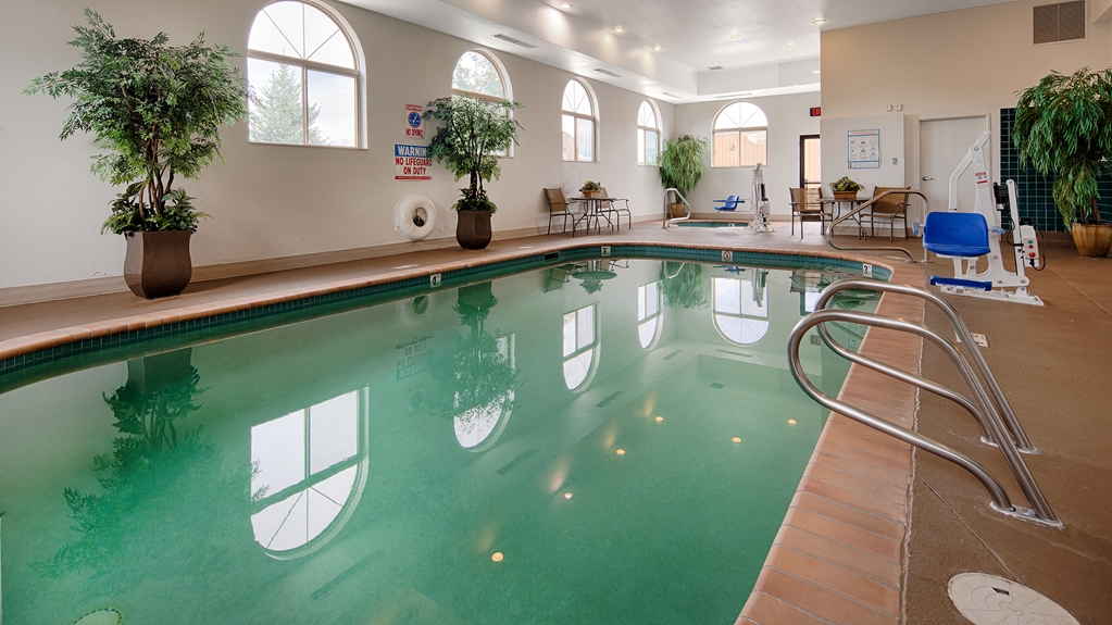 Best Western Plus Deer Park Hotel & Suites - photo 7