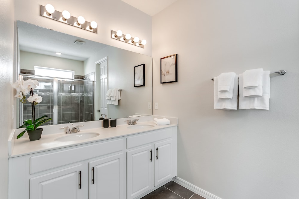 1834cvt New Solara 9 Bedroom 6 Bathroom Resort - photo 49