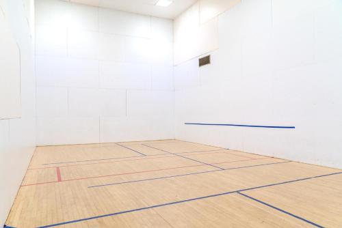 Beach Colony Resort Unit 1405 Beautiful Oceanfront Condo 1 bedroom 1 bath Perfect for 6 in Myrtle Beach, United States