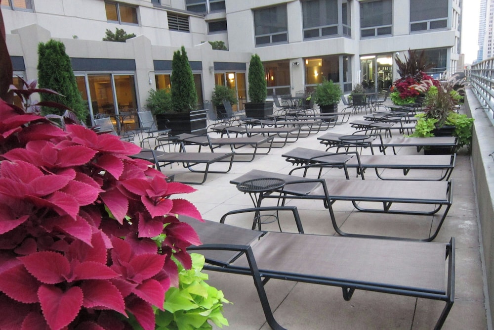 Courtyard by Marriott Chicago Downtown River North - photo 37