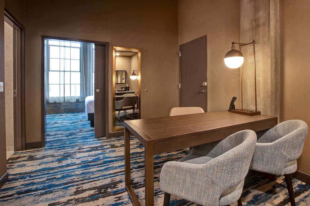 Embassy Suites by Hilton Rockford Riverfront - photo 18