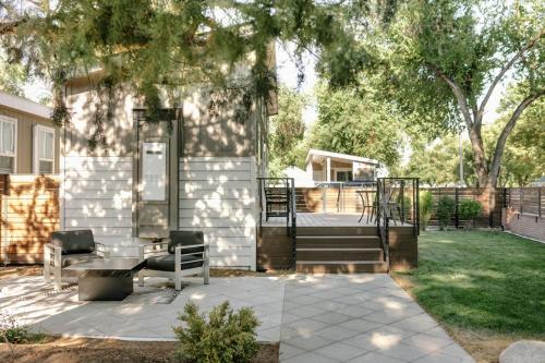 Beautiful Cottage on Historic Grounds