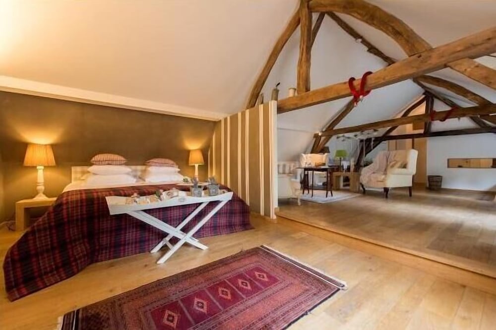 Casa Ciolina — 5-Star Luxury Hotel in Peer, Belgium