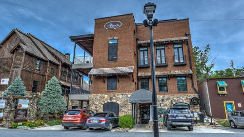 Perch 2 - carbon neutral hotel in Blue Ridge