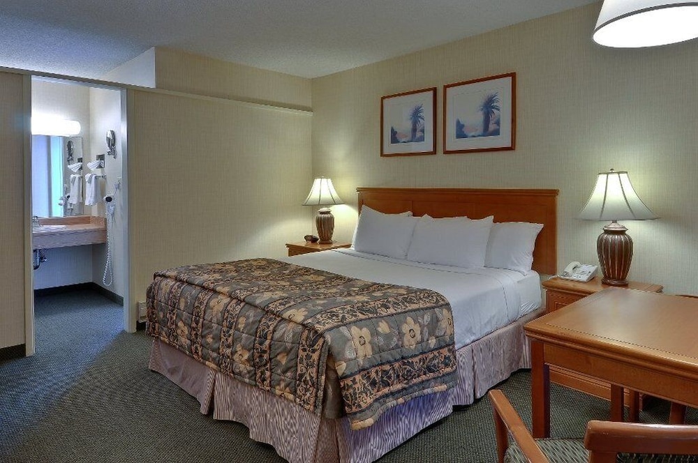 Vagabond Inn Ventura - photo 15