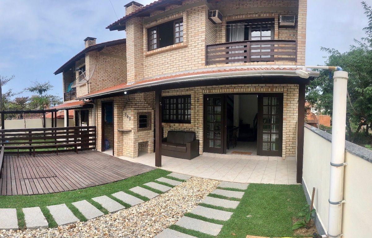 Casa para Família que Preza Pelo Conforto Praia de Bombinhas 2 dorms até 6 pessoas