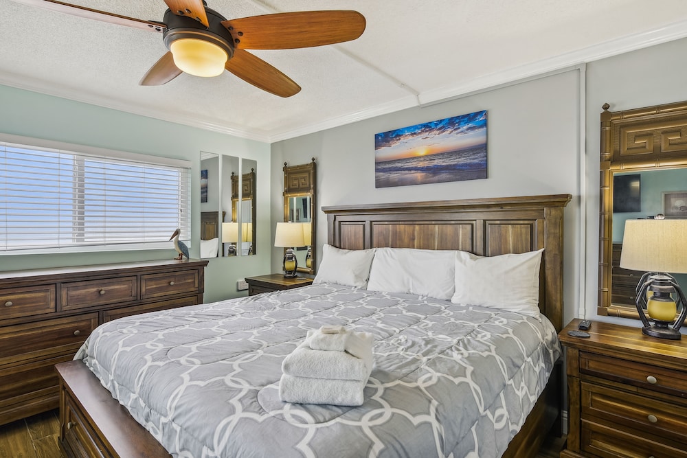 Regency Towers by Book That Condo - photo 18
