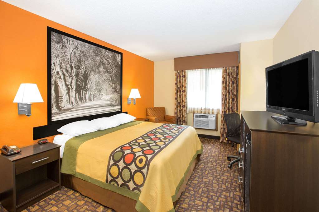 Super 8 by Wyndham Clive IA - photo 9