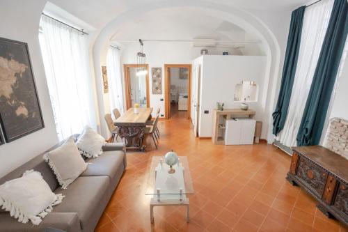 Home d'Elite Trevi Fountain — 4-Star Luxury Hotel in Rome, Italy
