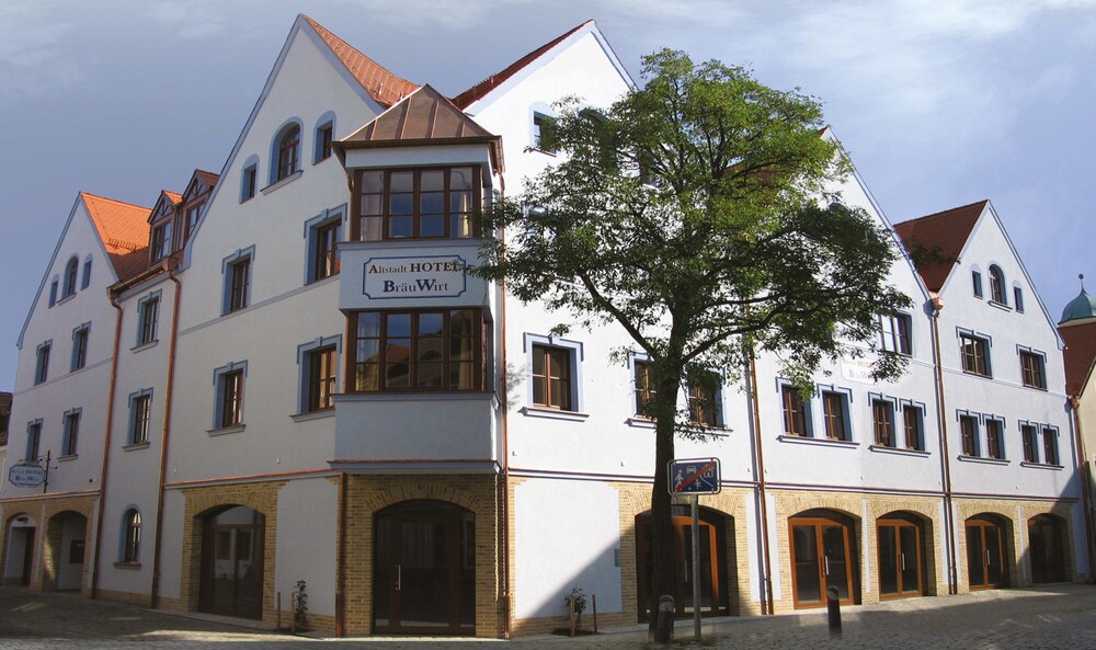 Altstadt Hotel Bräu Wirt — 4-Star Luxury Hotel in Weiden, Germany