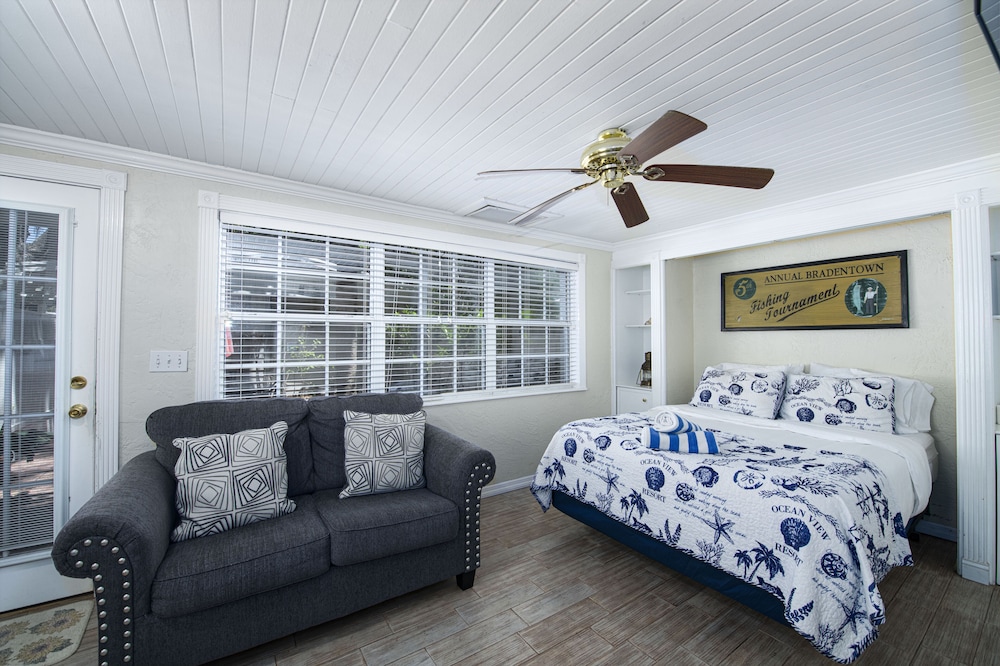 Pirate's Pointe Resort - photo 36