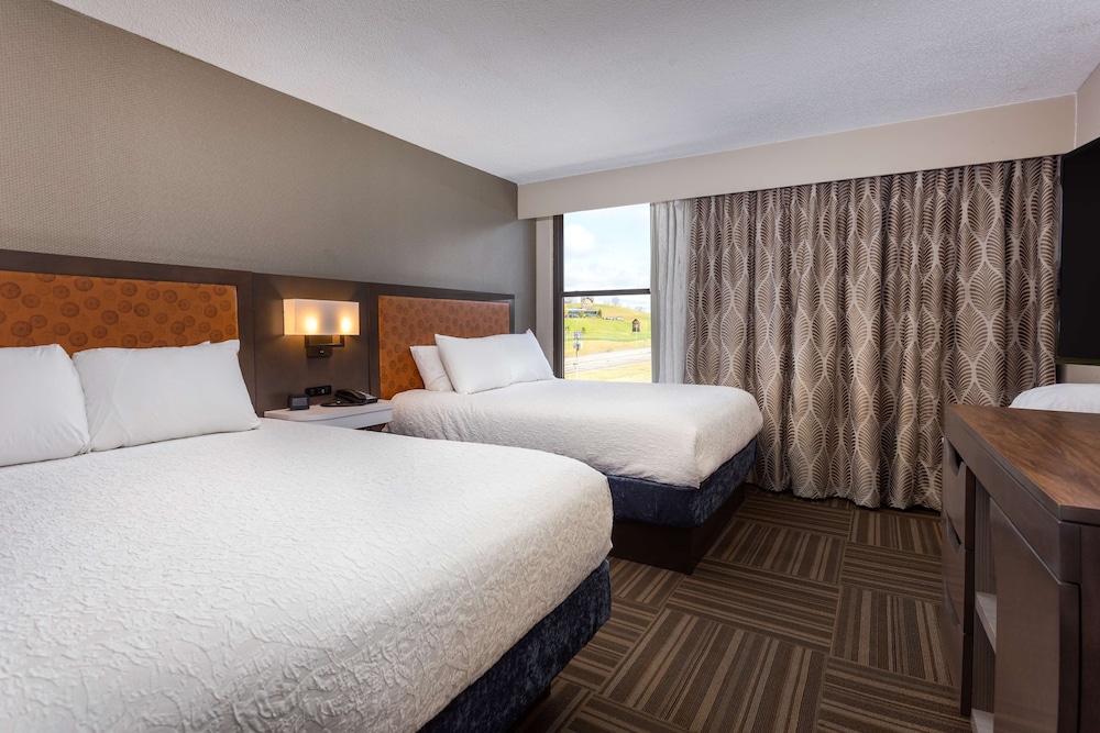 Hampton Inn Bristol - photo 10