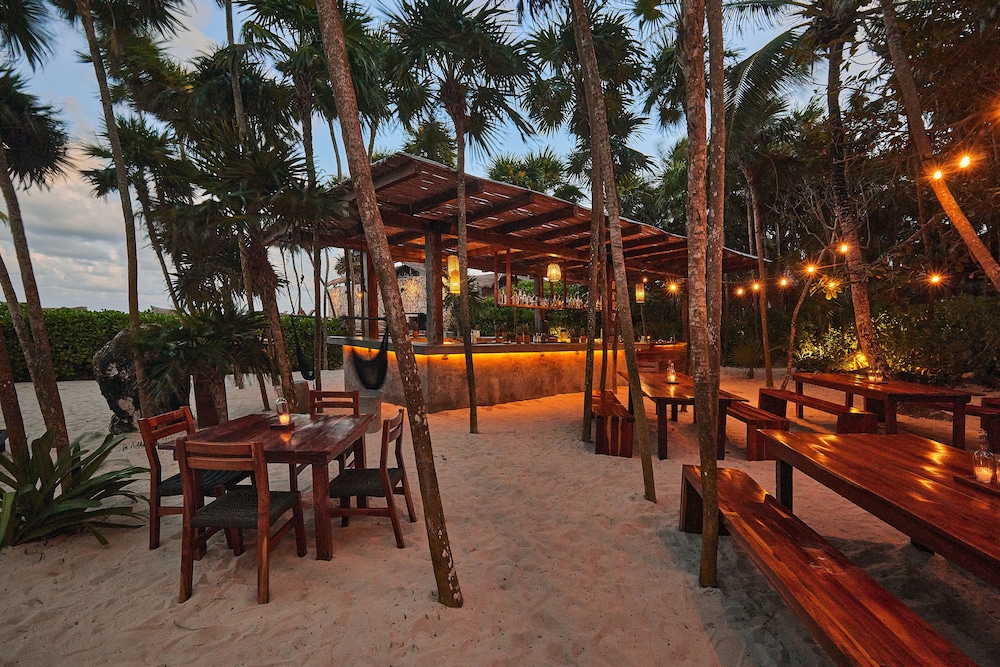 Beach bar