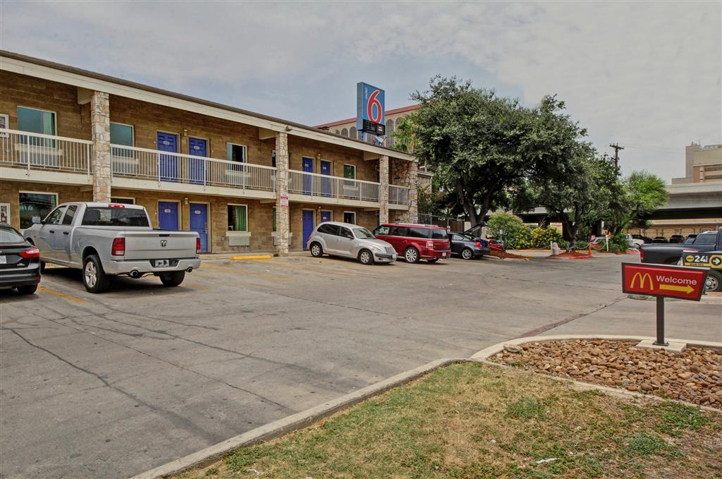 Motel 6 San Antonio TX Downtown Market Square - photo 3