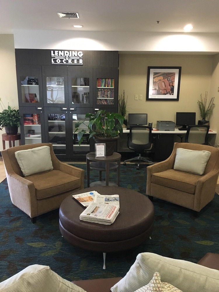 Candlewood Suites Windsor Locks Bradley Arpt an IHG Hotel - photo 2