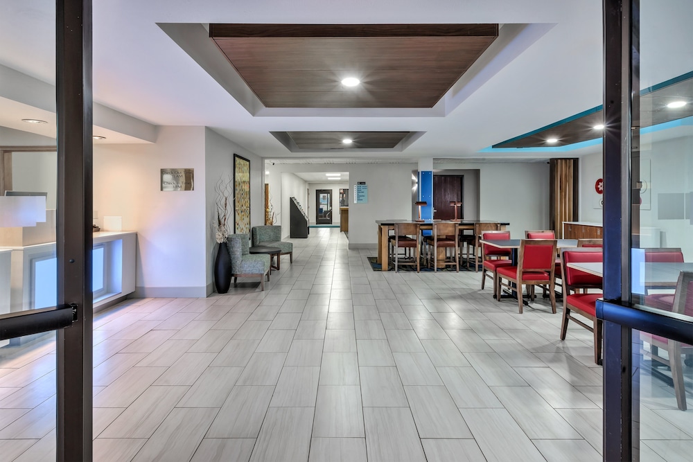 Holiday Inn Express & Suites Three Rivers by IHG - photo 34