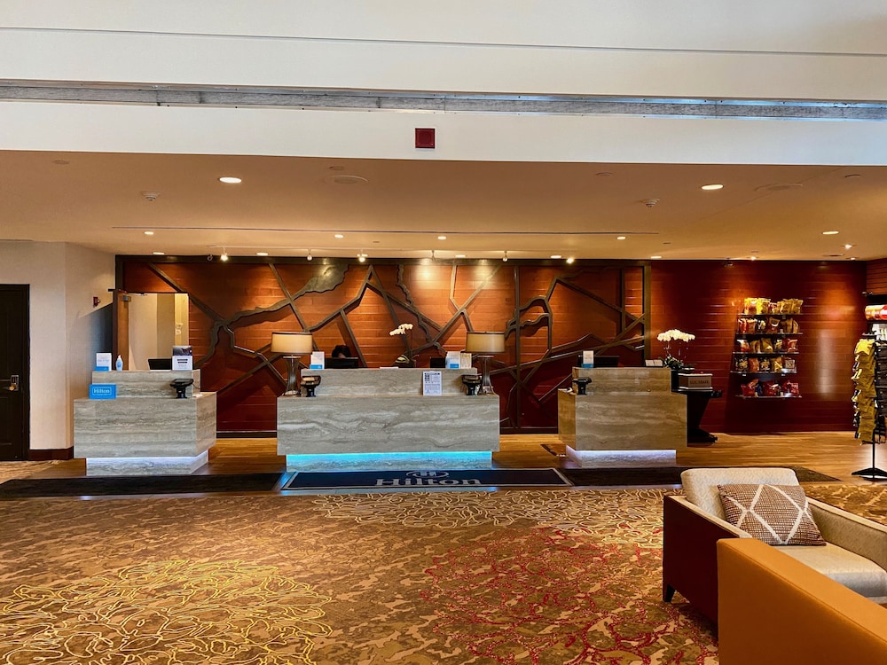 Hilton East Brunswick Hotel & Executive Meeting Center - photo 7