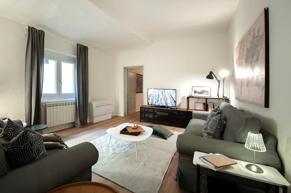 Canto Rivolto Flo Apartments — 4-Star Luxury Hotel in Florence, Italy