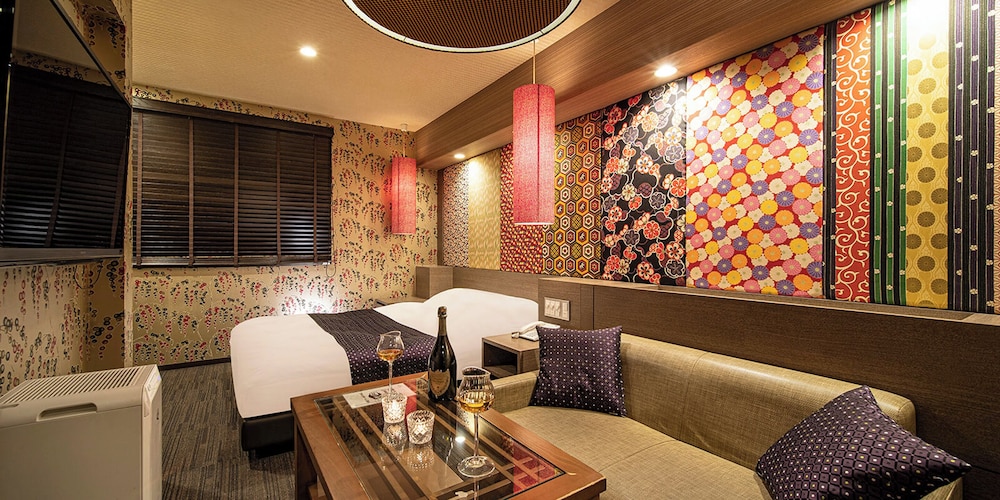 Hotel Rakuseki Honkan in Toyooka, Japan