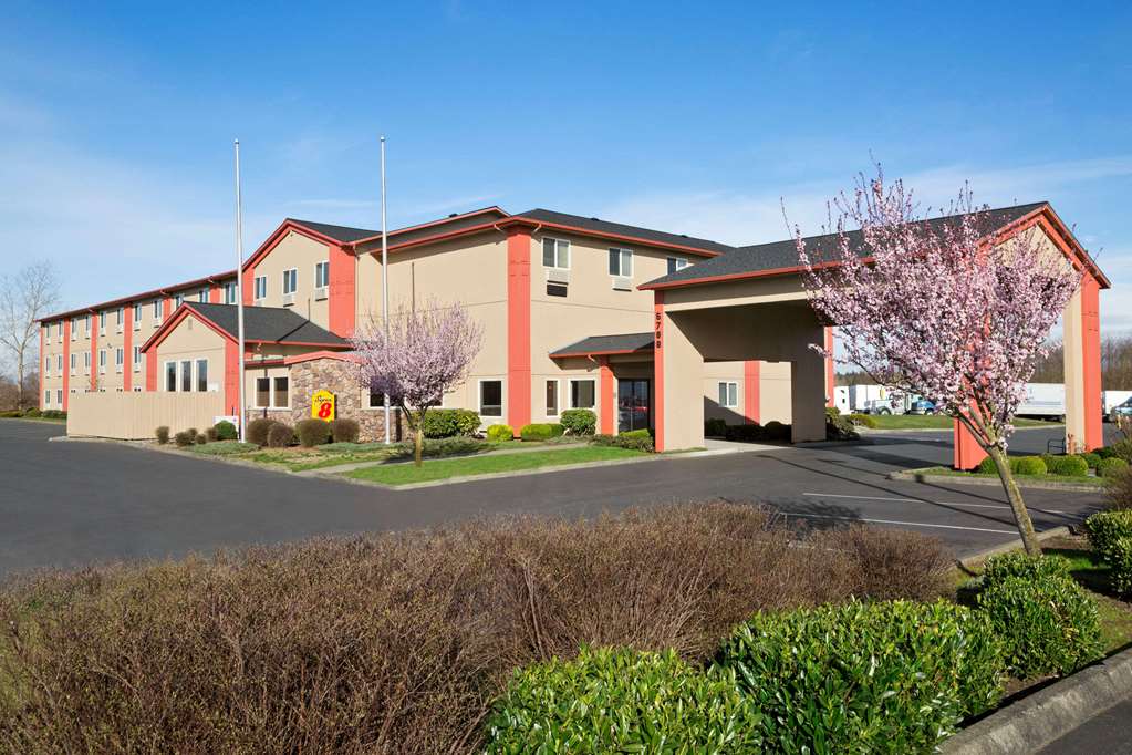 Super 8 by Wyndham Bellingham Airport Ferndale - photo 2