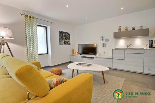 Ty moncher cote cour — hotel in Plouhinec