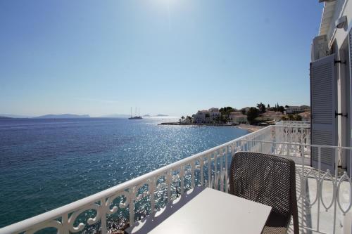 Aurora Rooms & Suites Spetses — 4-Star Luxury Hotel in Spetses, Greece