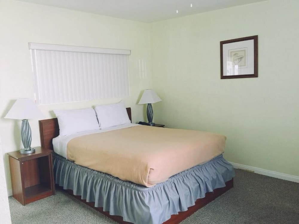 Europa Inn & Suites - photo 6
