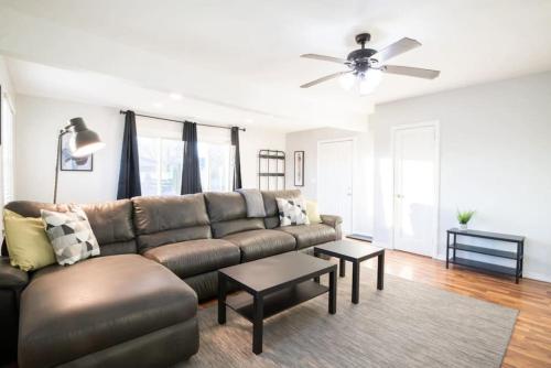 Abode On Atlantic Spacious 2bd In The Heights — Peoria