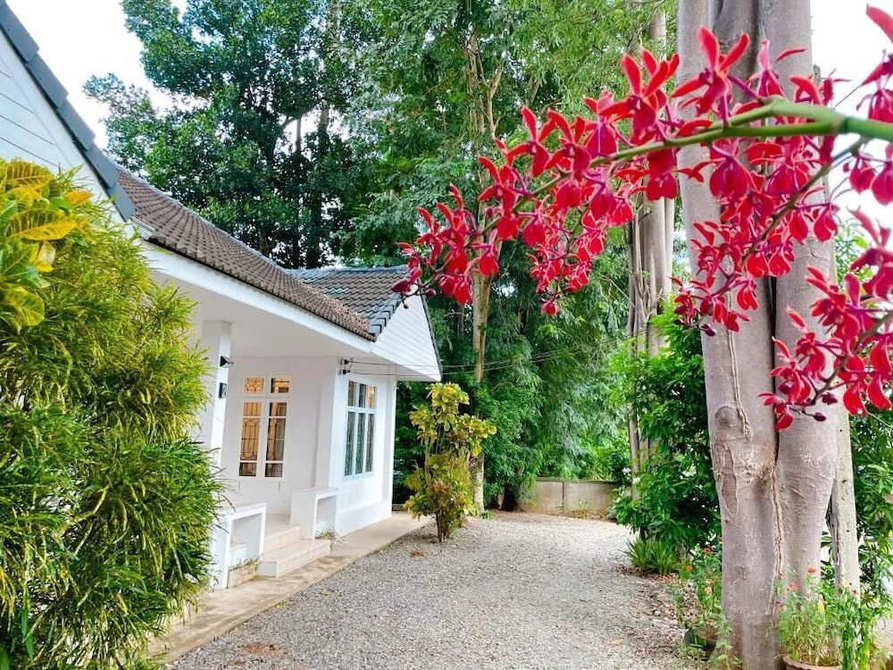 Silpasom ARTstay in Surat Thani, Thailand