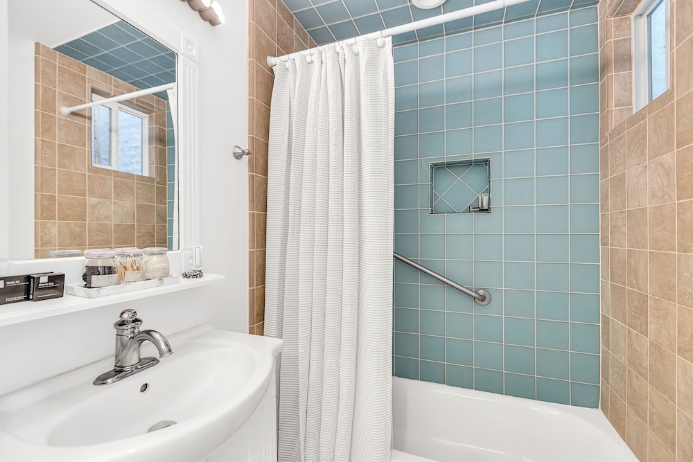 SW Beach Hotel - photo 14