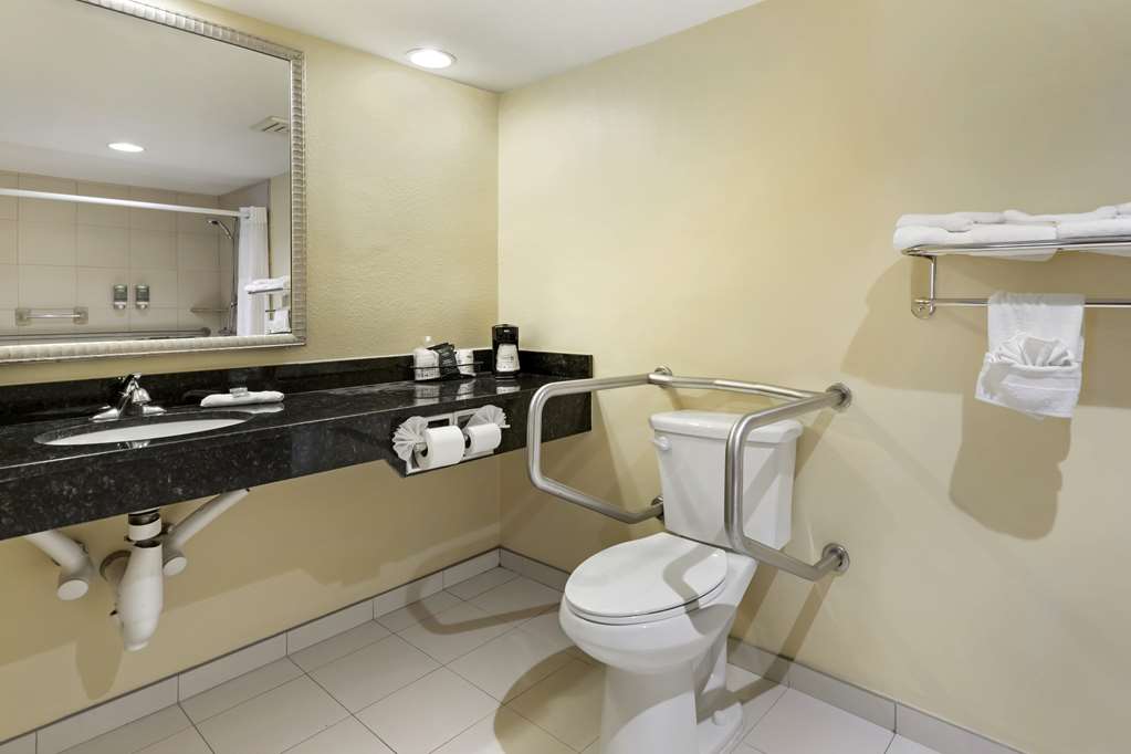 Best Western McAllen Medical Center - photo 20