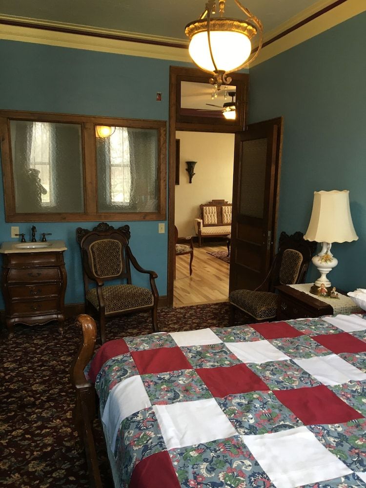 Cambridge Inn on Main - photo 14