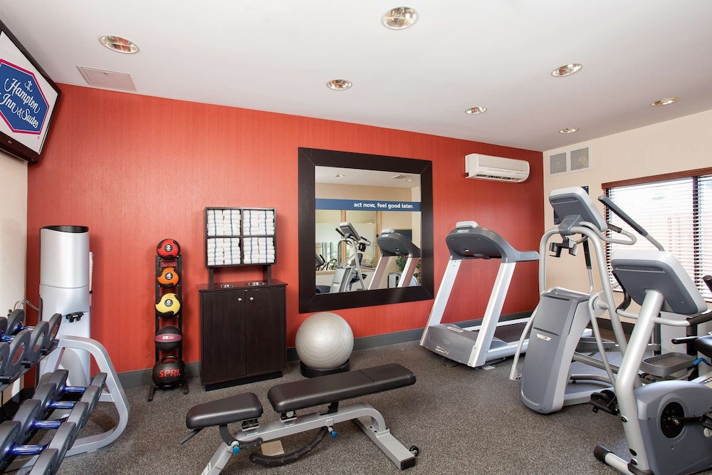 Hampton Inn & Suites Chicago St. Charles - photo 11