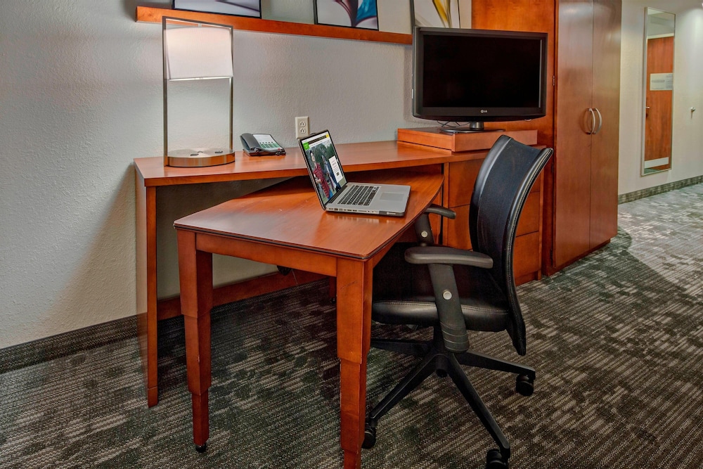 Courtyard by Marriott Alexandria - photo 7