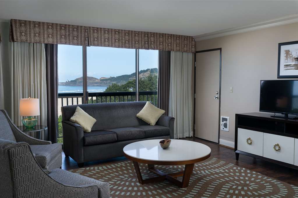 Best Western Plus Agate Beach Inn - photo 3