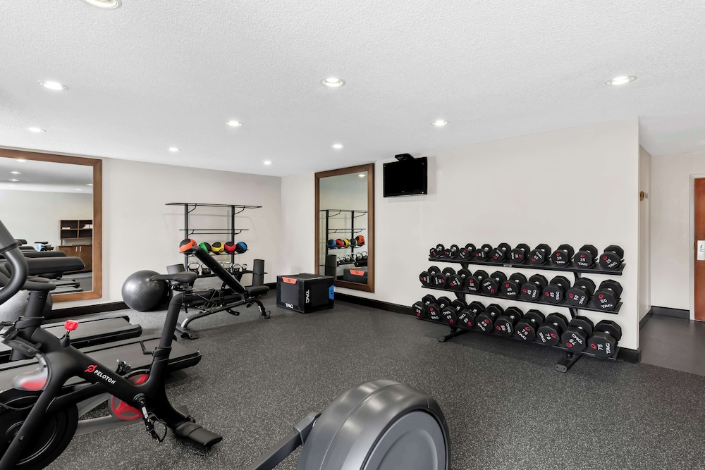 Hampton Inn Pennsville - photo 30