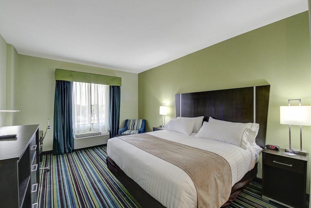 Holiday Inn Express & Suites Carrizo Springs by IHG - photo 3