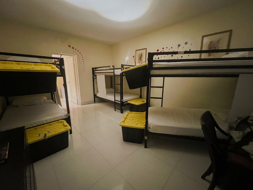 Bposhtels Hollywood Florida Hostel - photo 8
