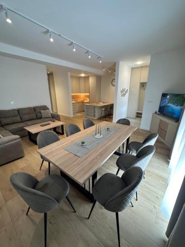 Fratelli Apartments — 4-Star Luxury Hotel in Tuzi, Montenegro
