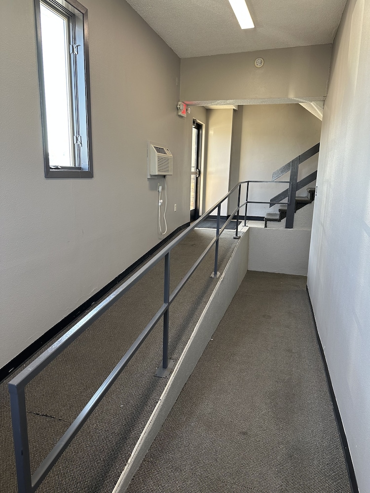 Yankton Inn - photo 17